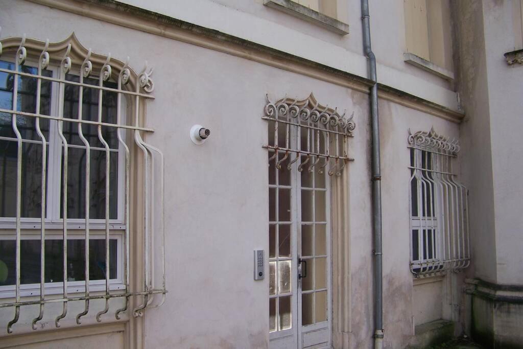 Charmant Studio Au Calme Tout Confort Dans Chateau Neo Gothique Proche Zenith Comet Orleans Parking Voiture Gratuit Wifi Haut Debit Rue Des Montees Bagian luar foto